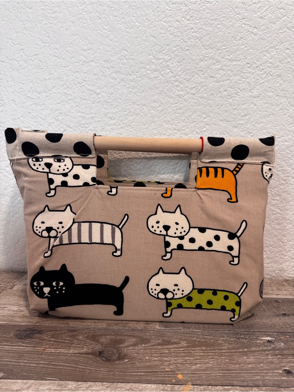 Black & White Polka Dot Tote Reversible Bag with Wooden Handle – Cat Print